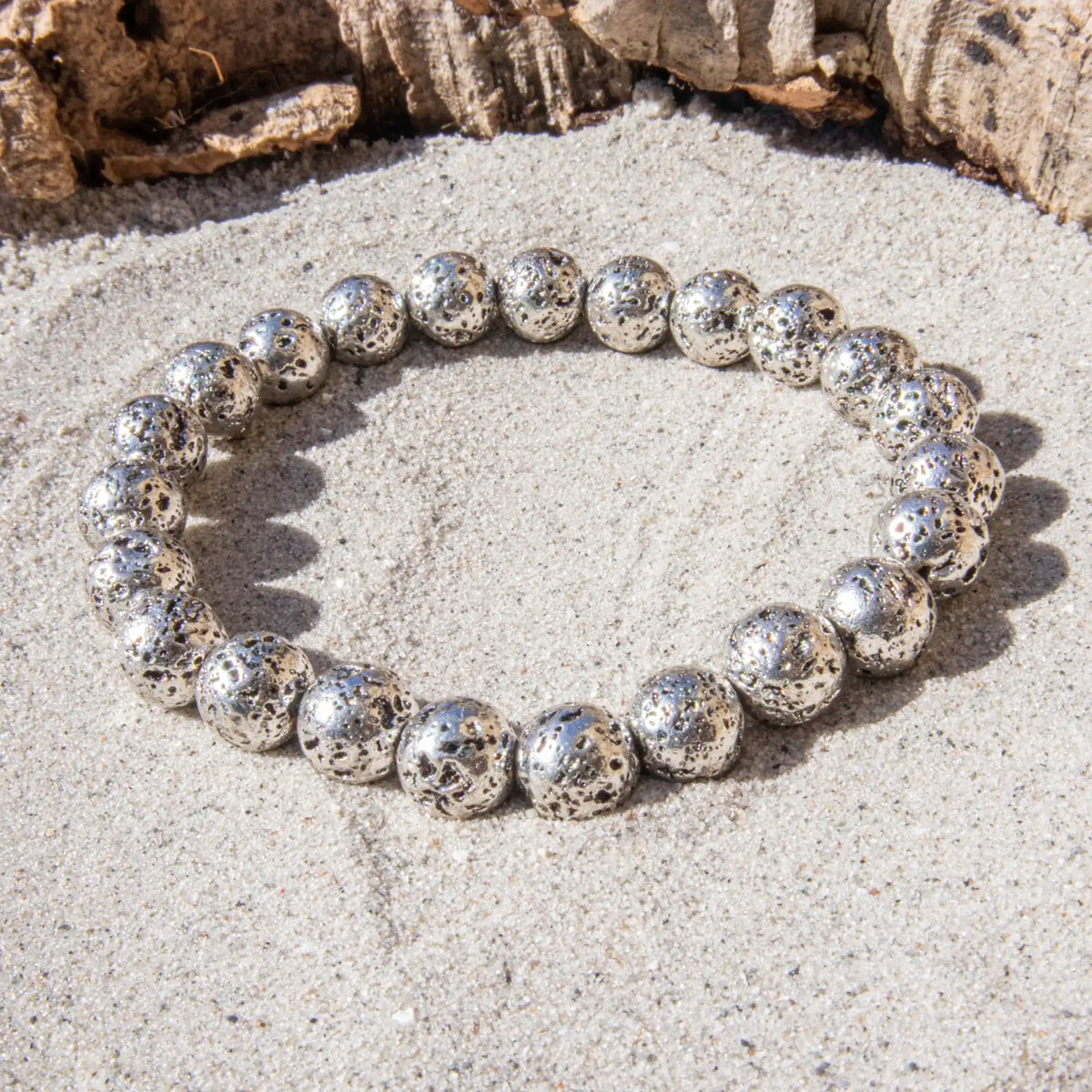 Sølvfarvet lava armbånd 8 mm