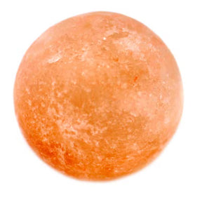 Deodorantsten i himalayasalt formet som kugle, cirka 4,5 cm i diameter