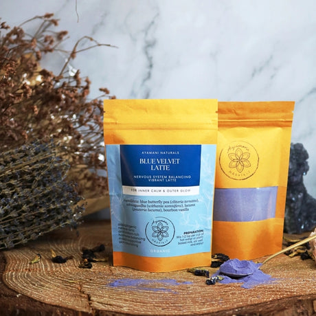 BLÅ FLØJLSLATTE | Blå Sommerfugleært Blend Latte