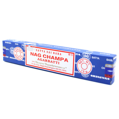 Nag Champa røgelsespinde med fokus på forsiden som beskriver hvad der er i kassen