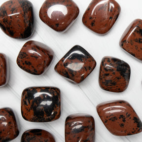 Rød Obsidian krystal lommesten