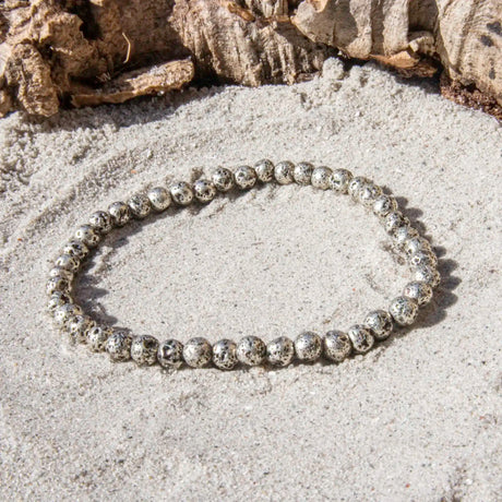 Sølvfarvet Lava armbånd 4 mm
